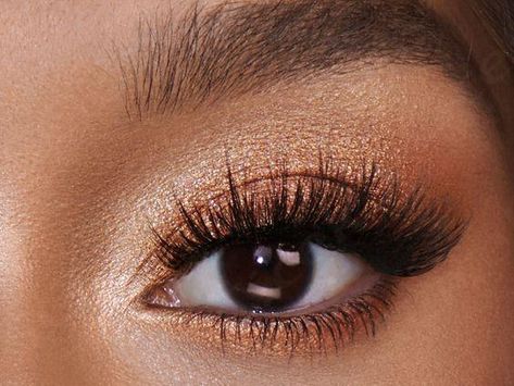 Discover the copper eyeshadow tutorial using the Luxury Eyeshadow Palette in The Queen of Glow for a bronze, metallic, copper gaze. Copper Eyeliner Looks, Luxury Eyeshadow Palette, Luxury Eyeshadow, Eye Shadow Looks, Copper Eyeshadow, Pop Art Makeup, Metallic Copper, Stunning Eyes, Product Ideas