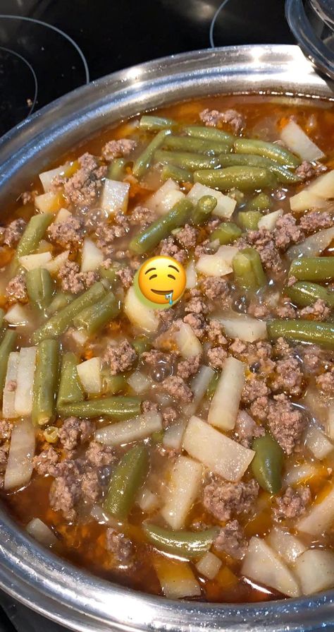 Homemade Picadillo With Green Beans - Easy DIY Recipes Mexican Picadillo Recipe Ground Beef, Cocido Recipe, Beef And Green Beans Recipe, Mexican Green Beans, Mexican Entrees, Picadillo Recipe, Green Chile Recipes, Can Green Beans, Green Beans And Potatoes