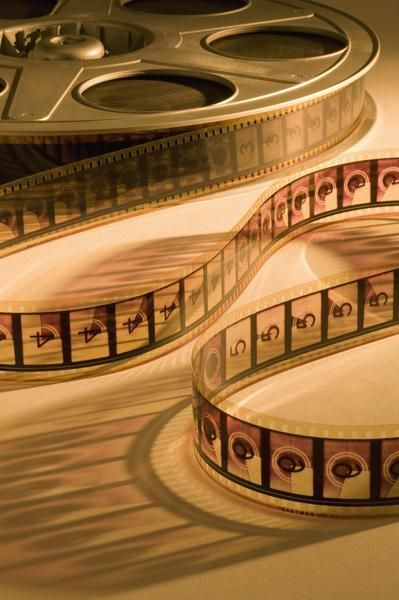 . Film Decor, Creative Ideas To Make, Old Film, Film Tape, Movie Reels, Beloved Movie, Film Reel, Film Roll, Film Reels