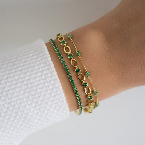 Emerald Chain Tennis Bracelet – Sami Jewels Emerald Jewelry Bracelet, Green Bracelet Stack, Gold And Green Bracelet, Emerald Green Bracelet, Emerald Chain, Emerald Tennis Bracelet, Green Gemstone Bracelet, Bracelet Emerald, Gold Tennis Bracelet