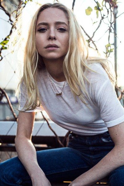 Portia Doubleday, Mr Roboto, New York Fashion Week Men, Mr Robot, Tessa Thompson, Fashion Tips For Women, Famous Faces, Celebrity Hairstyles, American Actress