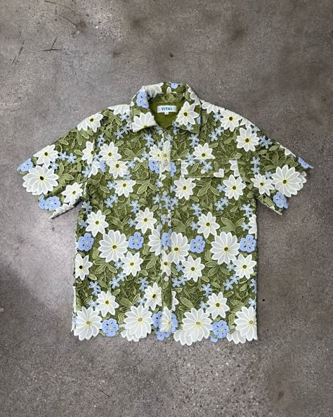 YITAI (@yitai.la) • Instagram photos and videos Linen Table Cloth, Mens Fashion Wear, Man Shirt, B Fashion, Colored Flowers, Floral Button Up, Clothes Sewing Patterns, Tee Shirt Designs, Embroidery Lace