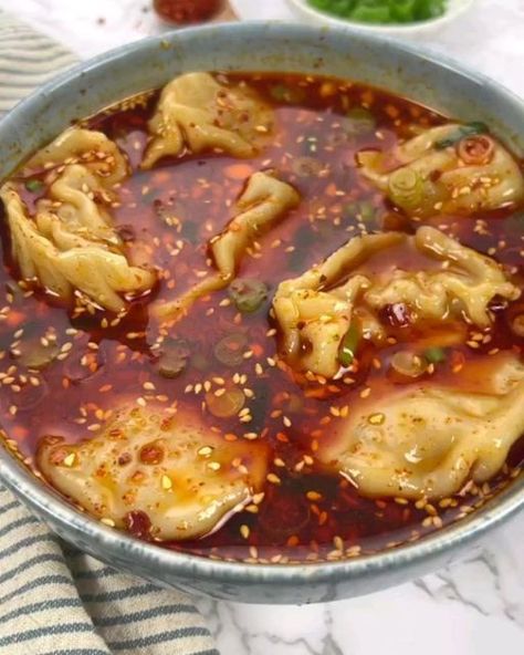 Hot And Sour Dumplings, Lobster Dumplings, Crystal Shrimp, Dumplings Recipes, Sushi Bake, Shrimp Dumplings, Dumpling Soup, Frozen Dumplings, Dumplings For Soup