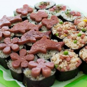 Party Spam Musubi Musubi Spam, Spam Sandwich, Fried Spam, Spam Fried Rice, Spam Recipes, Luau Food, Spam Musubi, Summer Sausage, Canned Meat