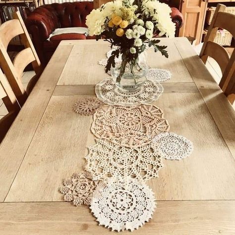 Doily Table Runner, Doily Crafts, Doily Art, Table Runner Tutorial, Table Runner Diy, Doilies Crafts, Crochet Tablecloth Pattern, Vintage Table Runner, Vintage Doily