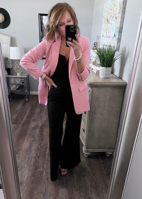 Date Night: Casual To Dressy - Beverly Ennis Hoyle Outfit Blazer Rose, Boyfriend Blazer Outfit, Pink Blazer Outfit, Stylish Workwear, Beverly Ennis Hoyle, Casual Brunch Outfit, Hot Pink Pants, Meeting Outfit, Interview Outfits