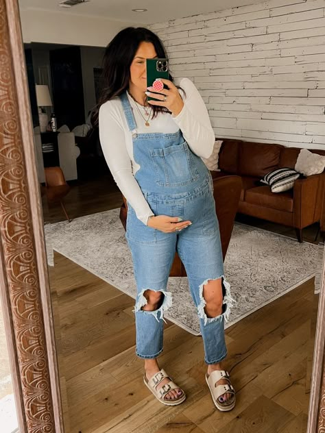 Sports Maternity Outfit, Birkenstock Maternity Outfit, Overall Maternity Outfit, Overalls Maternity Outfit, Summer Maternity Outfits Midsize, Maternity Mom Jeans Outfit, Maternity Overalls Outfit Fall, Maternity Outfits With Jeans, Curvy Maternity Outfits