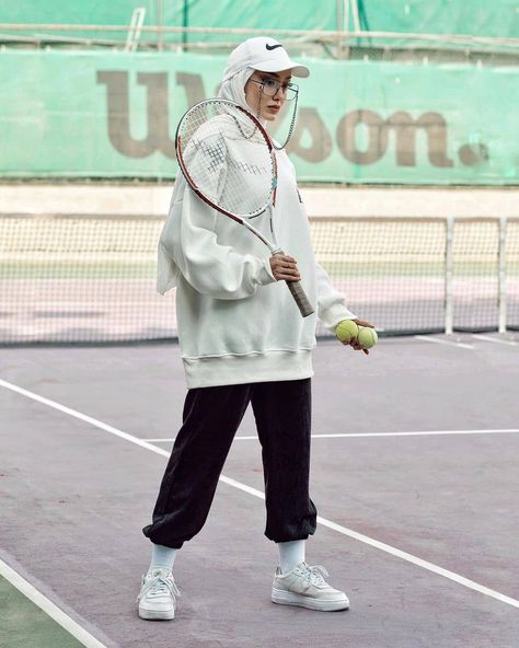 Ootd Sporty Hijab, Hijabi Sports Outfit, Sporty Hijab Outfit, Modest Sporty Outfits, Hijab Sport Outfit, Modest Gym Wear, Modest Workout Clothes, Modest Workout, Runners Outfit