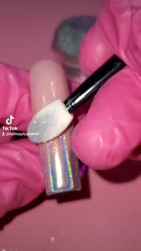 Holographic Tip Nails, Nail Hologram, How To Holographic Nails, Holographic Nails Design, Holographic Chrome Nails, Holographic Nail Art, Ombre Holographic Nails, Hologram Nails, Chrome Ombre Nails Tutorial