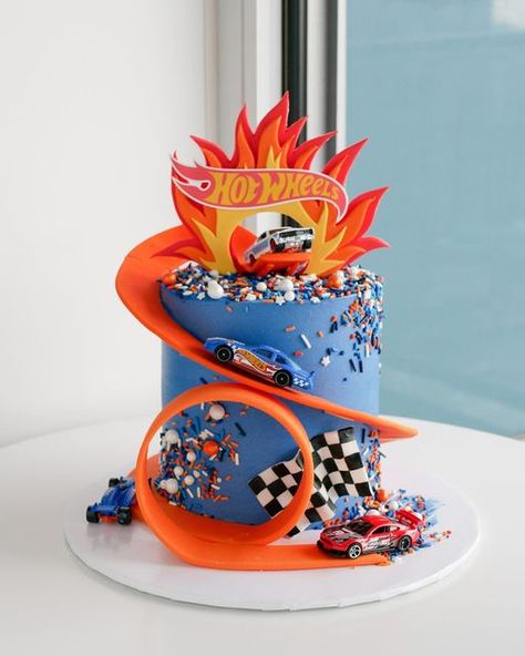 Hot Wheels Themed Birthday Party, Bolo Hot Wheels, Hot Wheels Cake, Wheel Cake, Hotwheels Birthday Party, Pink And Glitter, Happy Birthday Cake Pictures, Cake Birthday Cake, Hot Wheels Party