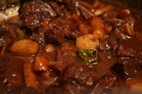 Brown Stew Beef Jamaican, Jamaican Beef Recipes, Jamaican Stew Beef, Jamaican Beef Stew Recipe, Brown Stew Beef, Jamaican Meals, Beef Stew Video, Jamaican Beef Stew, Recipes Jamaican