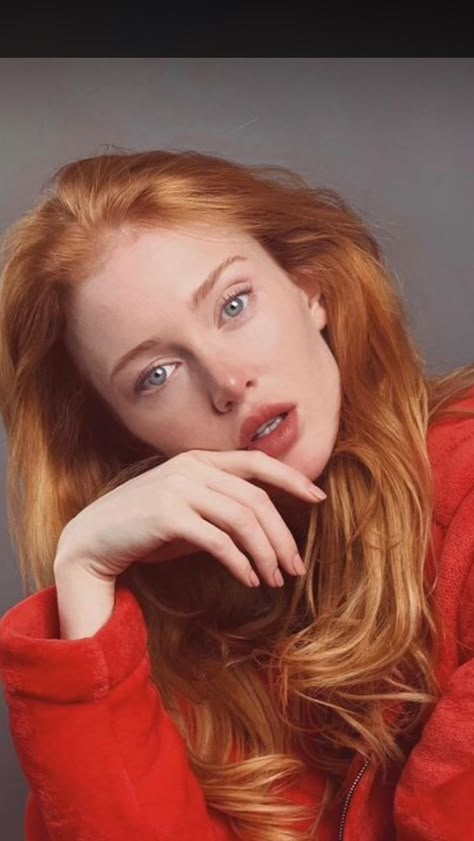 Strawberry Blonde Hair Color, Natural Red Hair, Red Hair Inspo, Ginger Women, Red Haired Beauty, Ginger Hair Color, Beautiful Red Hair, Strawberry Blonde Hair, Long Red Hair