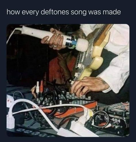 deftones Deftones Songs, Rawr Xd, Band Memes, Funniest Memes, Music Memes, Bruno Mars, Silly Me, Funny Meme