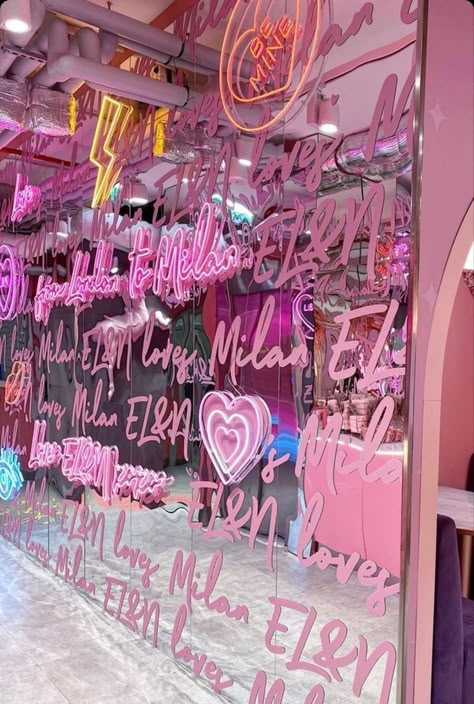 Makeup Store Ideas, Neon Store, Store Front Windows, Salon Suites, Beauty Room Decor, Lash Room, Beauty Room Design, Nail Room, Salon Interior Design