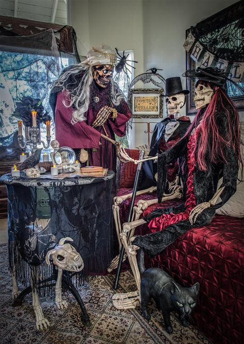 Skeleton Poses, Haunted House Diy, Halloween 2, Trunk Or Treat, Fortune Telling, Fortune Teller, Halloween Skeleton, House Diy, Halloween Deco