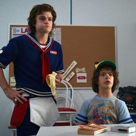 Stranger Things Steve and Dustin, Joe Keery, Gaten Matarazzo, Scoops Ahoy, banana, Season 3 Steve And Dustin, Stranger Things Season 4, Stranger Things Season, Season 4, Stranger Things