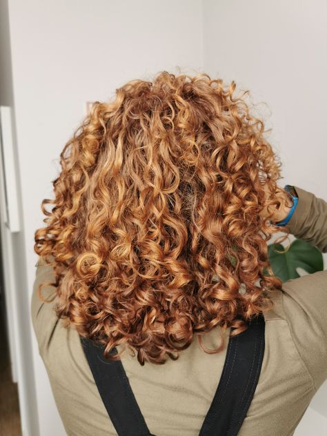 Light Copper Curly Hair, Curly Hair Strawberry Blonde, Naturally Curly Auburn Hair, Naturally Curly Copper Hair, Cooper Curly Hair Natural Curls, Curly Amber Hair, Copper Curls, Copper Blonde Hair, Permed Hair