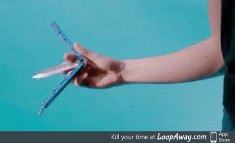 Butterfly knife tricks Lego Butterfly Knife Tutorial, Knife Flipping Tricks, Butterfly Knife Tricks, Rainbow Butterfly Knife, Butterfly Knives, Survival Watch, Green Gang, Butterfly Knife, Bushcraft Knives