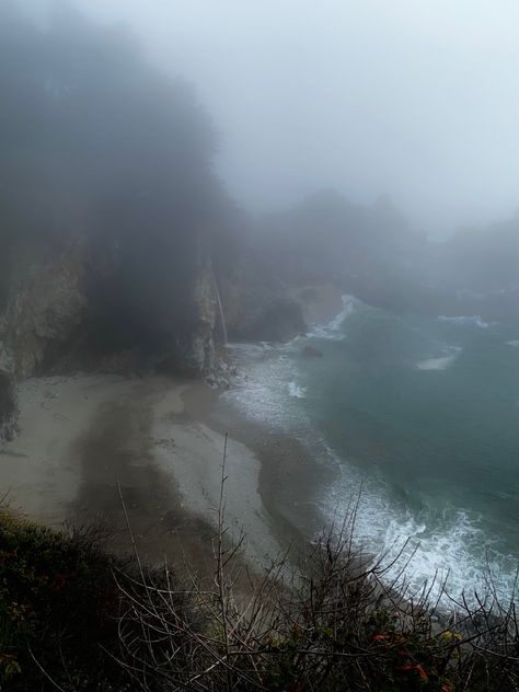 Unreal Pictures Aesthetic, Foggy Coast Aesthetic, Seaside Gothic Aesthetic, Oregon Dark Aesthetic, Coastal Town Aesthetic Dark, Foggy Sea Aesthetic, Haunted Island Aesthetic, Beach Mystery Aesthetic, Haunted Beach Aesthetic