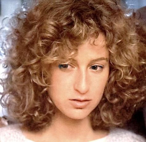 Jennifer Grey Hair, Baby Dirty Dancing, Big Nose Beauty, Jennifer Grey, Curly Hair Photos, Medium Curly, Gray Hair Cuts, Patrick Swayze, Celebrity Faces