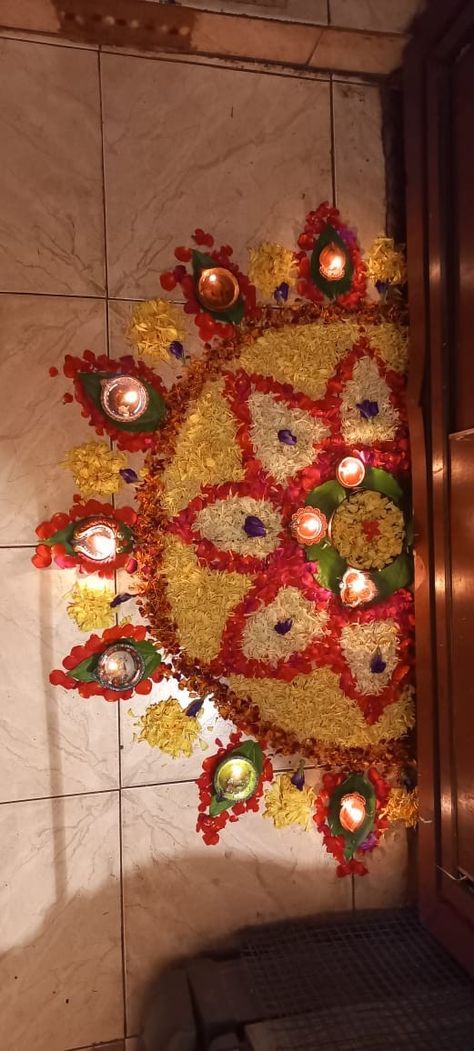 Devali Rangoli With Flowers, Diwali Floral Rangoli, Navratri Flower Rangoli, Diwali Rangoli With Flowers And Diyas, Diwali Rangoli With Diya, Diwali Rangoli Designs With Flowers, Flower Diwali Rangoli, Diwali Aesthetic Rangoli, Happy Diwali Rangoli Aesthetic