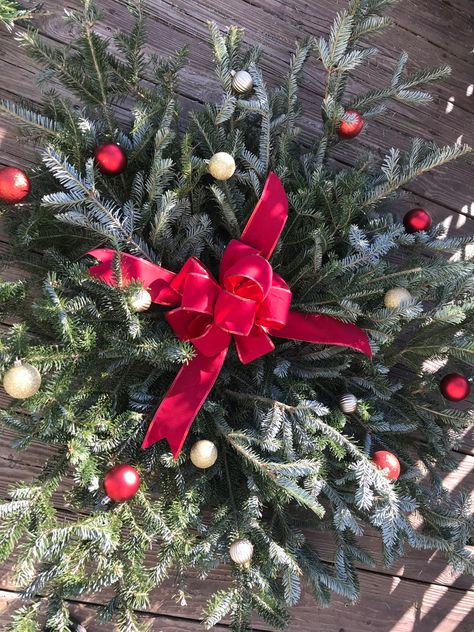 Grave blanket made from a Christmas tree Grave Blanket, Horticulture, Christmas Decor, Christmas Decorations, Christmas Tree, Christmas, Christmas Décor