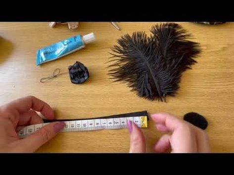 (4) How to make a 1920s gatsby headband, DIY flapper headpiece tutorial Part 2 - YouTube Diy Flapper Headpiece, Flapper Headband Diy, Diy Gatsby Headband, Diy 1920s Headband, Diy Flapper Headband, Headpiece Tutorial, 1920s Theme, Gatsby Jewelry, Gatsby Headpiece