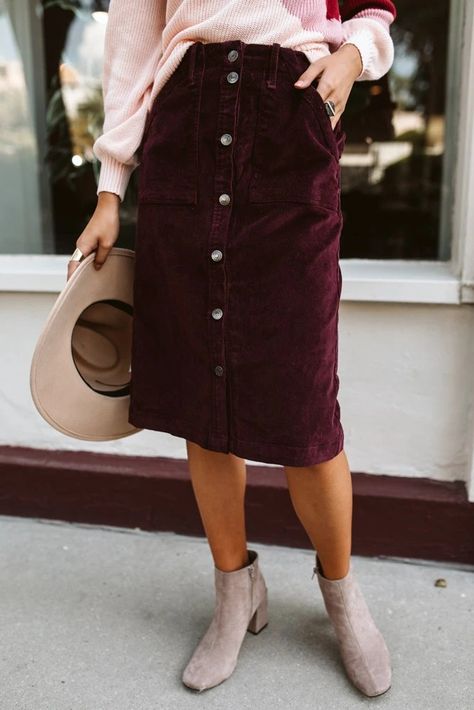 Corduroy Skirt Outfit, Womens Skirt Outfits, Stylish Skirts, Skirt Midi, Corduroy Skirt, Skirt Outfit, Skirt Design, Modest Outfits, Skirt Outfits