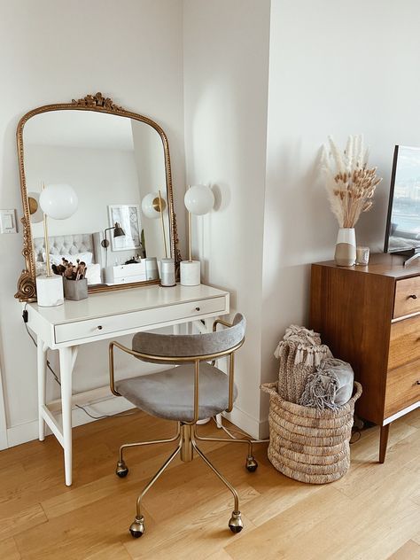 Brooklyn Apartment Decor, Getting Ready Area, Charlotte Bridgeman, Mid Century Mini Desk, Nyc Work, Vanity Nook, Vanity Inspo, Bedroom Nook, White Desks