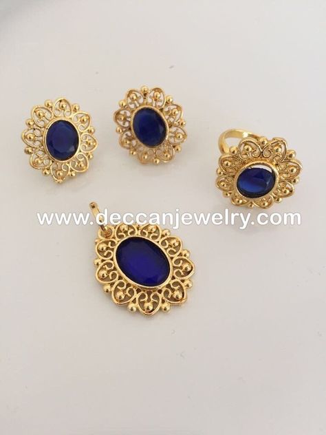 Gold Jewellery India, Buy Gold Jewelry, Pendant Sets, Silver Jewellery Indian, Jewelry Photoshoot, 22 Carat Gold, Gold Jewelry Sets, Gold Rings Fashion, Gold Rings Jewelry