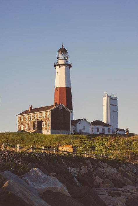 Montauk Lighthouse, Last Toast On The Coast, Toast On The Coast, Hamptons Summer, Lighthouse Painting, Lighthouse Pictures, Beautiful Lighthouse, Garth Brooks, Beacon Of Light