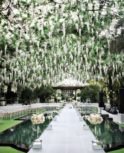 the trend you will see in 2012 ... psst - it's got a Twilight Breaking Dawn connection! Breaking Dawn Wedding, Wedding Aisles, Wedding Space, Wedding Isles, Fantasy Wedding, Aisle Decor, Salou, Outside Wedding, Glamorous Wedding