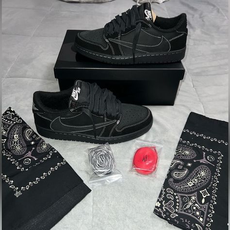 Travis Scott phantom 1 Black Phantom Travis Scott, Travis Scott Phantom, Travis Scott Dunks, Travis Scott Shoes, Travis Scott Jordan 1, Jordans For Men, Travis Scott, Red Lace, Hat Sizes