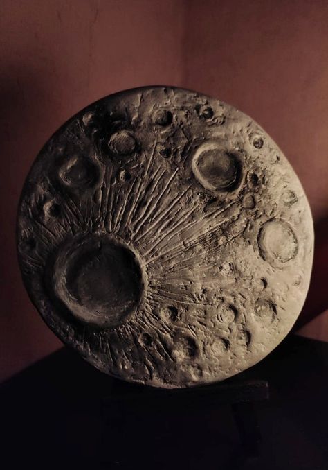 #moon #clayart #DIY #acrylic Clay Moon, Moon Texture, Moon Decor, Moon Painting, Mixed Media Projects, Air Dry Clay, Drawing Techniques, Diy Wall Art, Clay Art