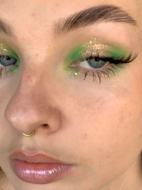 About Face Makeup Looks, Hozier Makeup Looks, Green Makeup Looks Halloween, Green Goddess Makeup, Shrek Inspired Makeup, Shrek Makeup Ideas, Hozier Concert Makeup, Green Fairy Makeup Looks, Green Goddess Costume