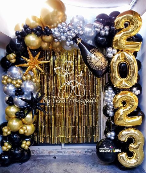 Graduation Decor Backdrop, Diy Newyears Decor Party Ideas, New Years Decorations 2024, New Year’s Eve Backdrop Ideas, Happy New Year 2024 Decoration Ideas, New Years Eve Backdrop Ideas, New Years Eve Party Ideas 2024, New Years Balloon Arch, New Years Garland