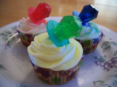 Ring Pop Cupcakes Popping Candy Cupcakes, Ring Pop Birthday, Pop Rocks Cupcakes, Bejeweled Party, Ring Pop Ring, Cupcake Diamond Ring, Funny Cakes, Specialty Cupcakes, Pop Cake