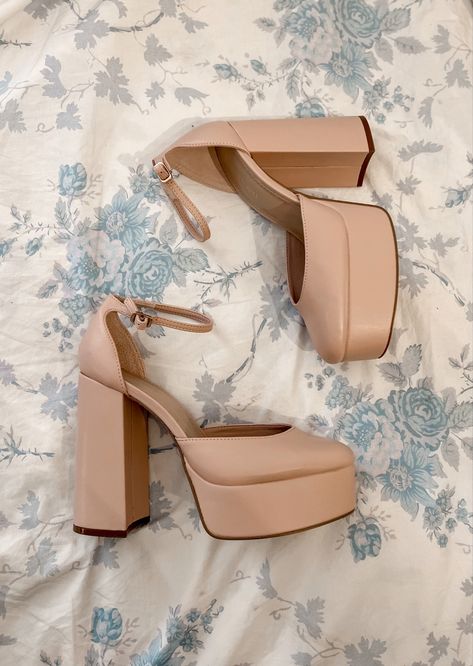 Blush Pink Heels Outfit, Blush Platform Heels, Blush Pink Platform Heels, Pink Heels Outfit, Blush Pink Shoes, Blush Pink Heels, Pink Pumps Heels, Pale Pink Heels, Balletcore Aesthetic