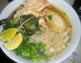 Soup With Rice Noodles, Vietnamese Chicken Soup, Lemon Grass Chicken, Chicken Soup With Rice, Lemongrass Recipes, Lemongrass Soup, Soup With Rice, Chicken Pho, Rice Noodle Soups