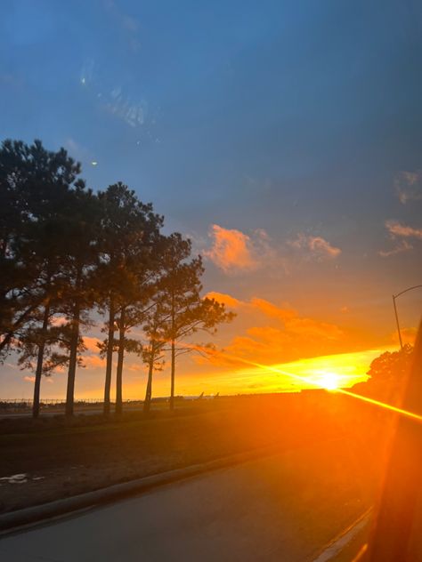 Sunset in Houston Houston Vibes, Houston Cars Aesthetic, Houston Sunrise, Htown Houston, Hermann Park Houston Photography, Sunrise Sunset, Houston