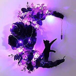 🖤This is just CUTE for like everyday!🖤 Gothic Wreath, Porta Halloween, Purple Ornaments, Porche Halloween, Cat Wreath, Halloween Hanging Decorations, Halloween Office, Lighted Wreaths, Halloween Front Doors