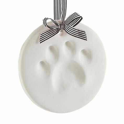 Make Cyprus ornament for this year. 2017 Rolling Pin Rings, Paw Print Keepsake, Paw Print Ornament, Colorful Gift Wrapping, Pet Paw Print, Pet Keepsake, Cat Christmas Ornaments, Cat Paw Print, Grey Ribbon