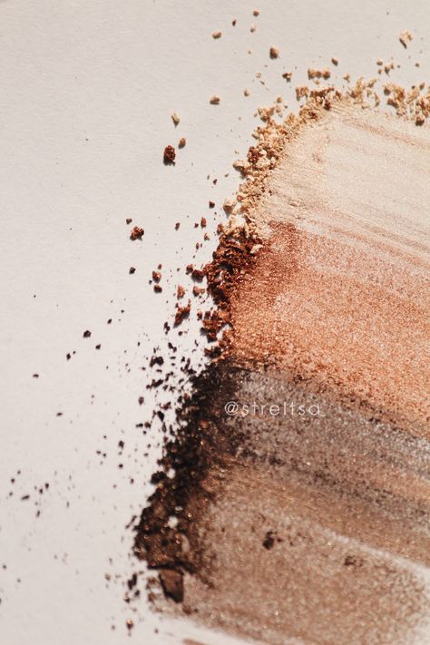 #makeup #Eyeshadow #beautyproducts #beautyproductstexture #beautyproductscontent #content #beautycontent Eyeshadow Texture, Makeup Texture, Shadow Texture, Highlighter Swatches, Blending Eyeshadow, Texture Photography, Art References, Makeup Eyeshadow, Eye Shadow