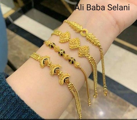 Gold Bracelets For Women Indian, Bracelets Gold Simple For Women, Antique Gold Bracelet, Pendant Necklace Diamond, Gold Bracelet Simple, Gold Jhumka Earrings, Gold Bangle Set, Gold Jewelry Simple Necklace, Gold Necklace Indian Bridal Jewelry