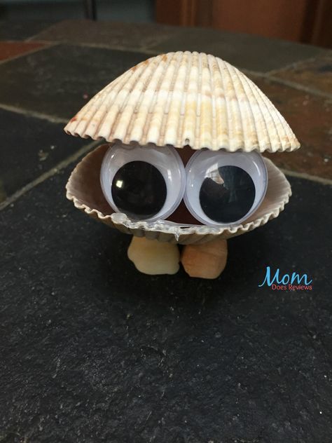 Make Some Cute Beach Shell Critters - Mom Does Reviews Shell Crafts Kids, Decor Marin, Seashell Art Diy, Shell Animals, Sea Shells Diy, Beach Themed Crafts, Paint Crafts, Seashell Projects, Shells Diy