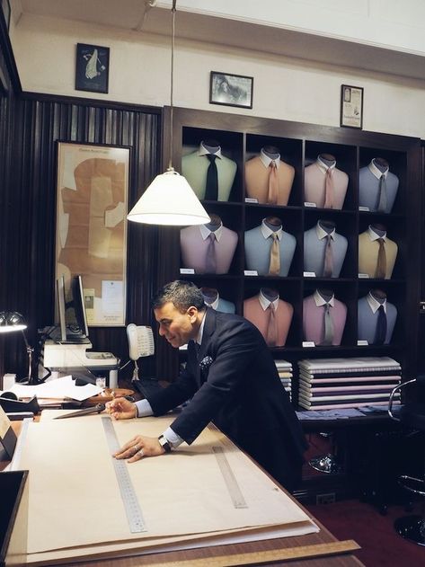 Collar Shapes, Bespoke Shirts, Suit Stores, Clothing Store Interior, Clothing Store Design, Visual Merchandising Displays, Tailored Clothes, Gianfranco Ferre, Tailor Shop