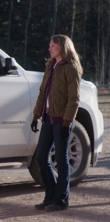 Heartland Season 9 Heartland Season 3, Heartland Season 9, Greys Anatomy Derek, Elizabeth Smart, Heartland Ranch, Heartland Seasons, Amber Marshall, Canadian Actresses, Heartland