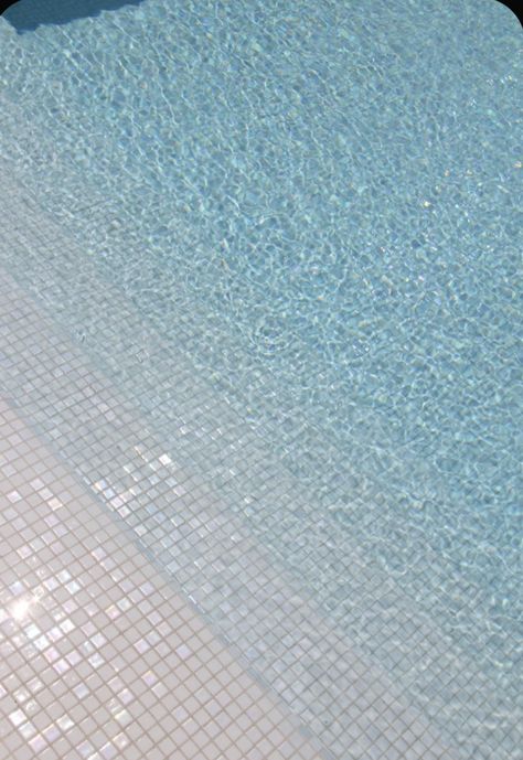 White Tile Pool, Inside Pool, Mosaic Pool Tile, Cheap Pool, Indoor Pool Design, Pool Finishes, Swimming Pool Tiles, Pool Landscape Design, Pool Colors