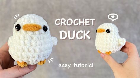 Crocheted Stuffed Animals, Crochet Duck, Easy Crochet Animals, Quick Crochet Patterns, Crochet Bee, Crochet Animals Free Patterns, Crochet Design Pattern, Beginner Crochet Projects, Quick Crochet