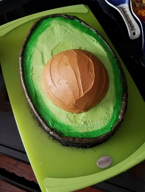 Avocado Cake [Homemade] Avocado Cake Design, Avocado Cake, Pastry Design, Scones Ingredients, Homemade Birthday, Crazy Cakes, Homemade Cakes, Creative Cakes, Easy Cake